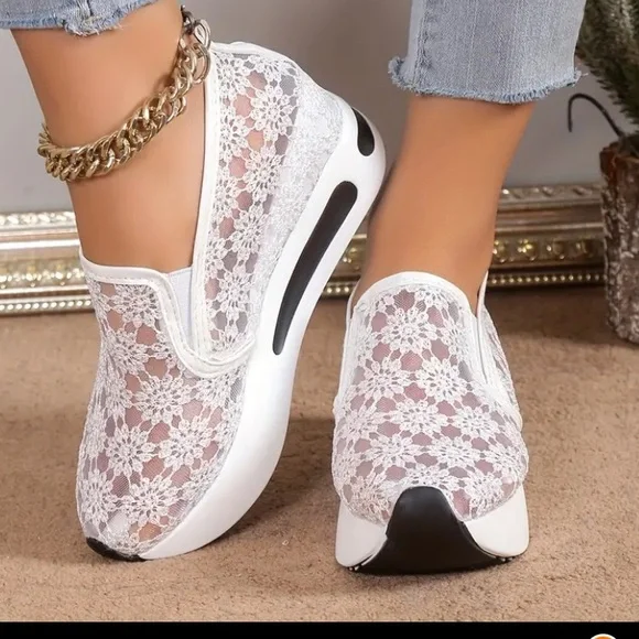 NWOB~ Lace Athletic walking shoes,Wedge sneakers,w/sturdy breathable fabric mesh - Picture 4 of 6